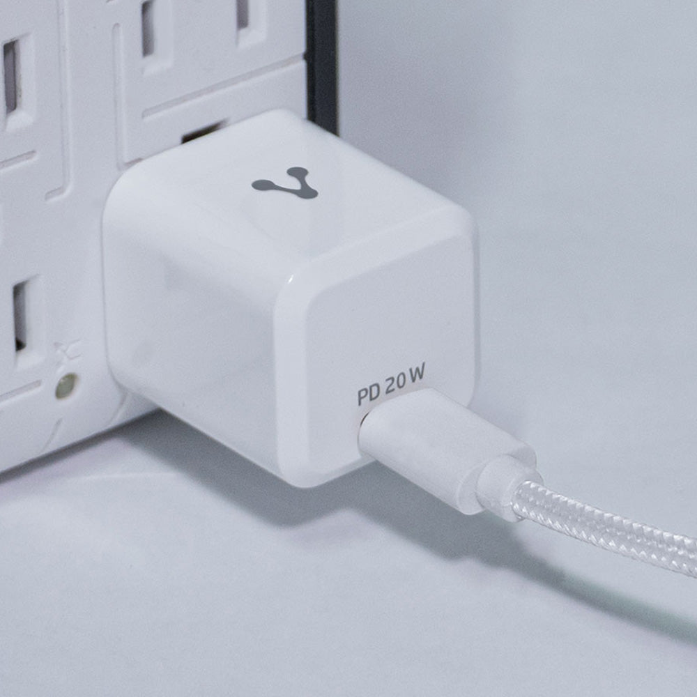 Vorago Fast Charge AU-250-V2 20W Adaptador CA - 1 USB - Para Portátil - 120 V AC, 230 V AC Entrada